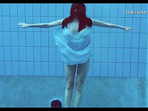 Piyavka Chehova enormous elastic jiggly bumpers underwater