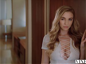 VIXEN Kendra Sunderland and Blair Williams Share a beef whistle